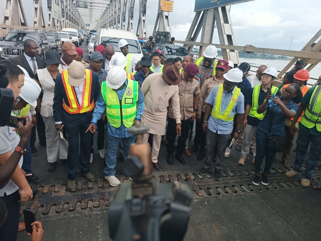 Umahi Orders Display Of Tinubu’s Pictures On First Niger Bridge