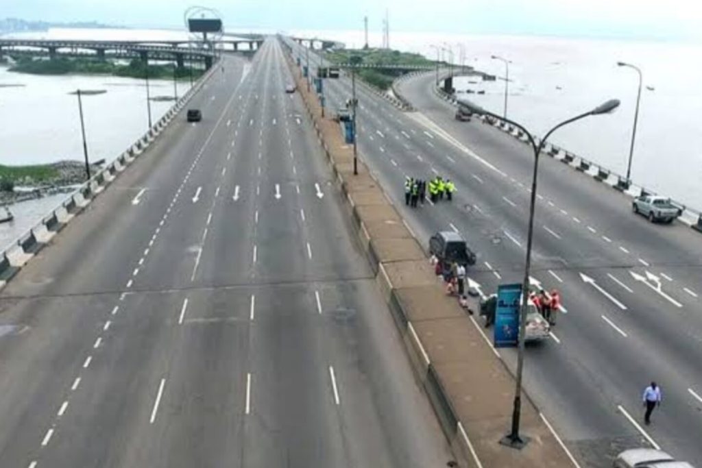 FG Threatens To Shut Lagos-Calabar Coastal Highway