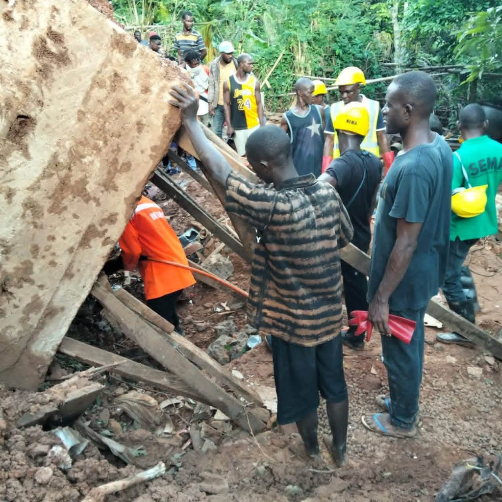 Tragedy: Four Family Members K!lled As Landslide Topples Water Tank In Enugu Community [PHOTOS]