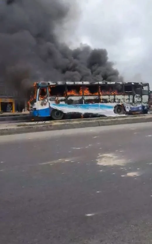 Mob Burns BRT Bus For Crushing Motorcyclist