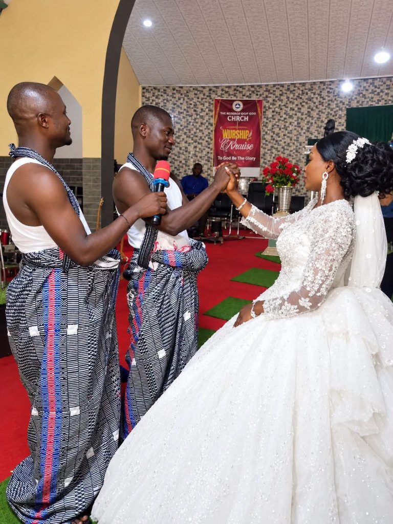 Nigerian Groom Wears Traditional Jukun Attire For His Church Wedding