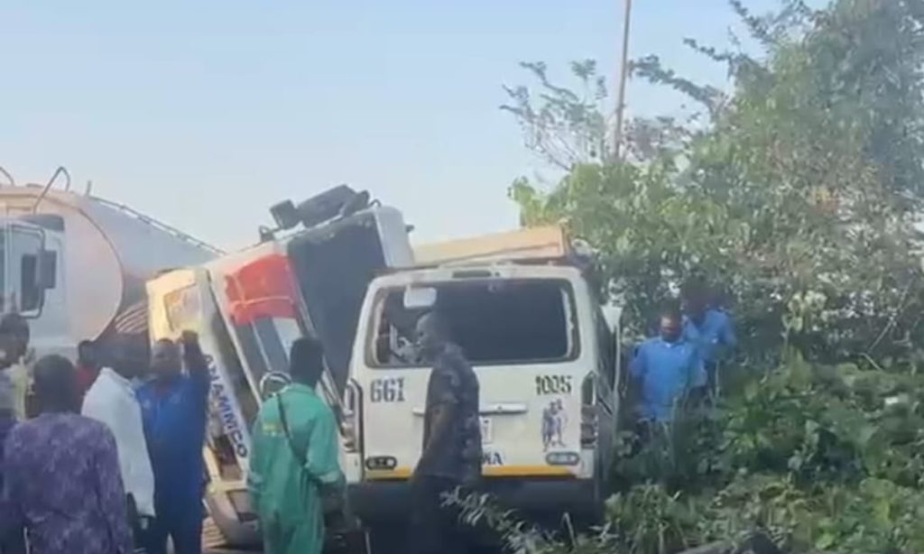 Four Dead, Driver Loses Legs as Truck Rams Into Commercial Bus on Lagos Bridge