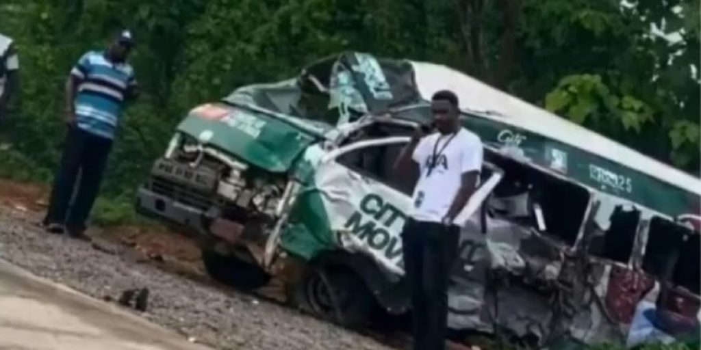 City Boy Movement Bus Involved In Ghastly Crash On Lagos-Ibadan Expressway, Nigerians React