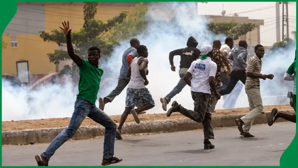 Lagos Hoodlums Attack Army Officer, Wife, Steal ₦300,000