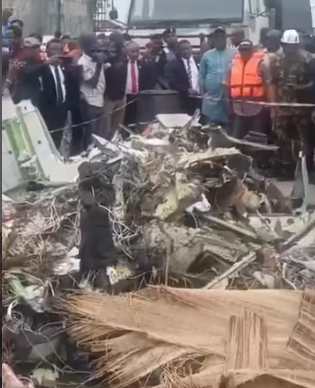 Huge Debris Of The Military Aircraft That Crashed In Ondo River Recovered